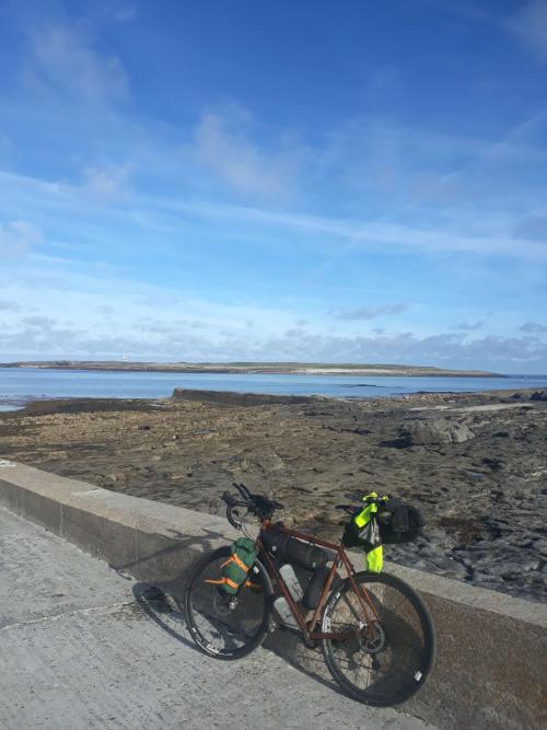 /the-cyclist-diary-v2/adventures/un-%C3%A9t%C3%A9-outre-manche/de-inishmore-%C3%A0-carrigaholt/2o4QfpXy_hu8363182885425602210.jpg